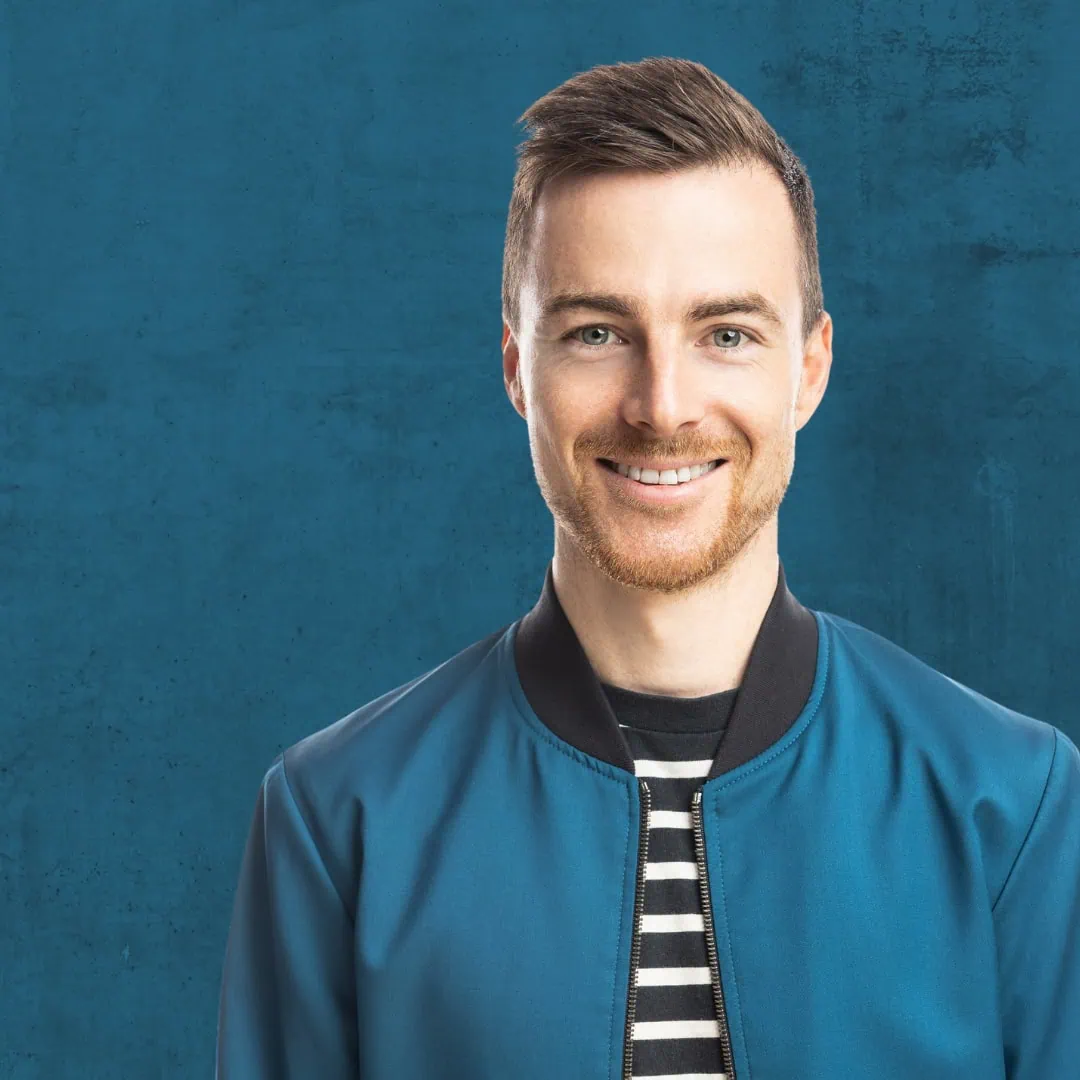 Ein Bild von Marius, einem Teil des Teams der ERFOLGSVISIONÄRE in Dresden.